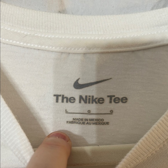 Nike Men's White Short Sleeve Baseball Tee - Picture 3 of 4